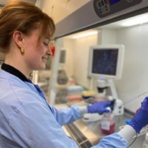 Sara in a laboratory